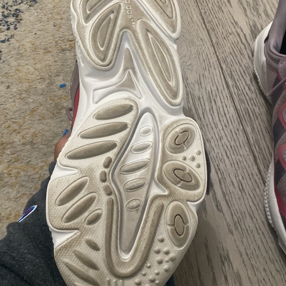 Oswegos adidas shoes used - Picture 2 of 5